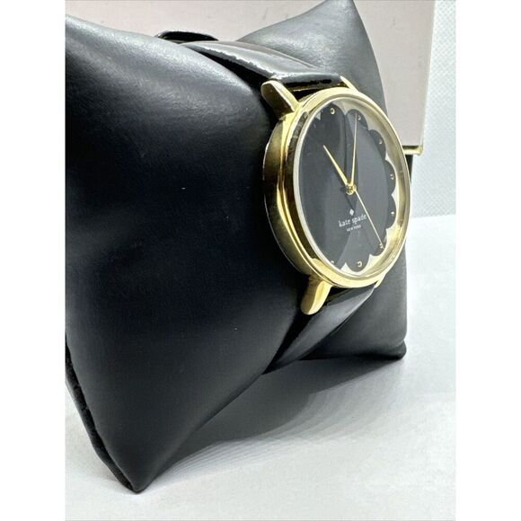Kate Spade New York 0227 Women\'s Black Leather Strap Analog Dial Watch JNA118